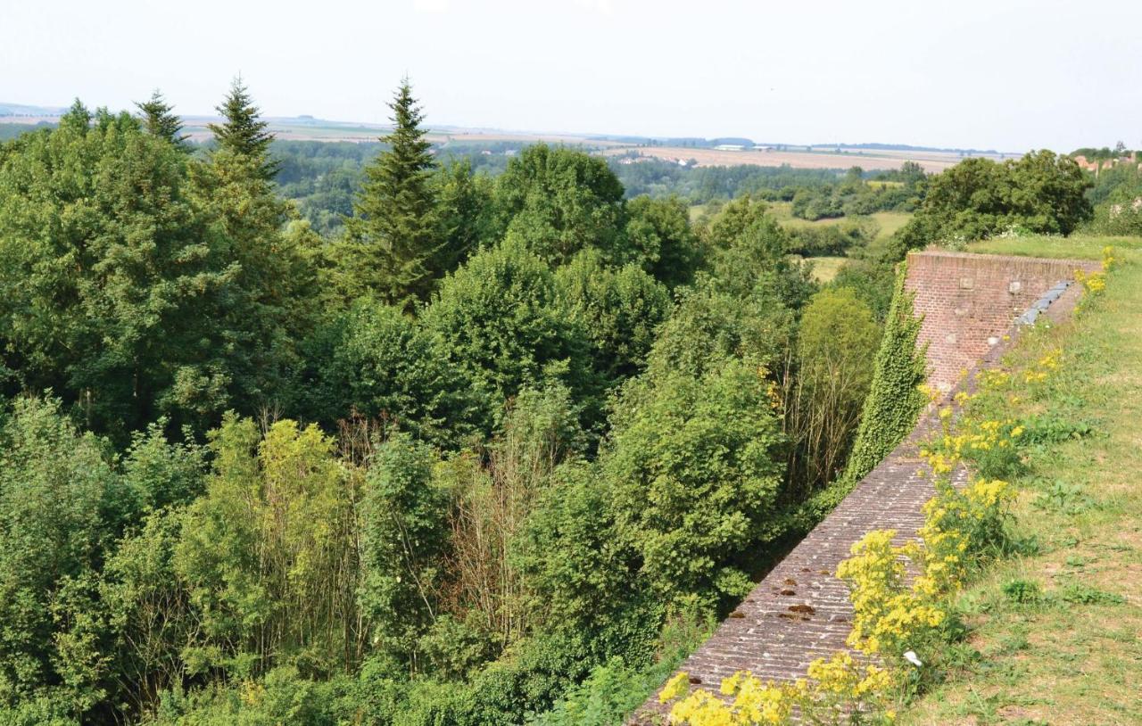 Gorgeous Home In Senlecques With Kitchen エクステリア 写真